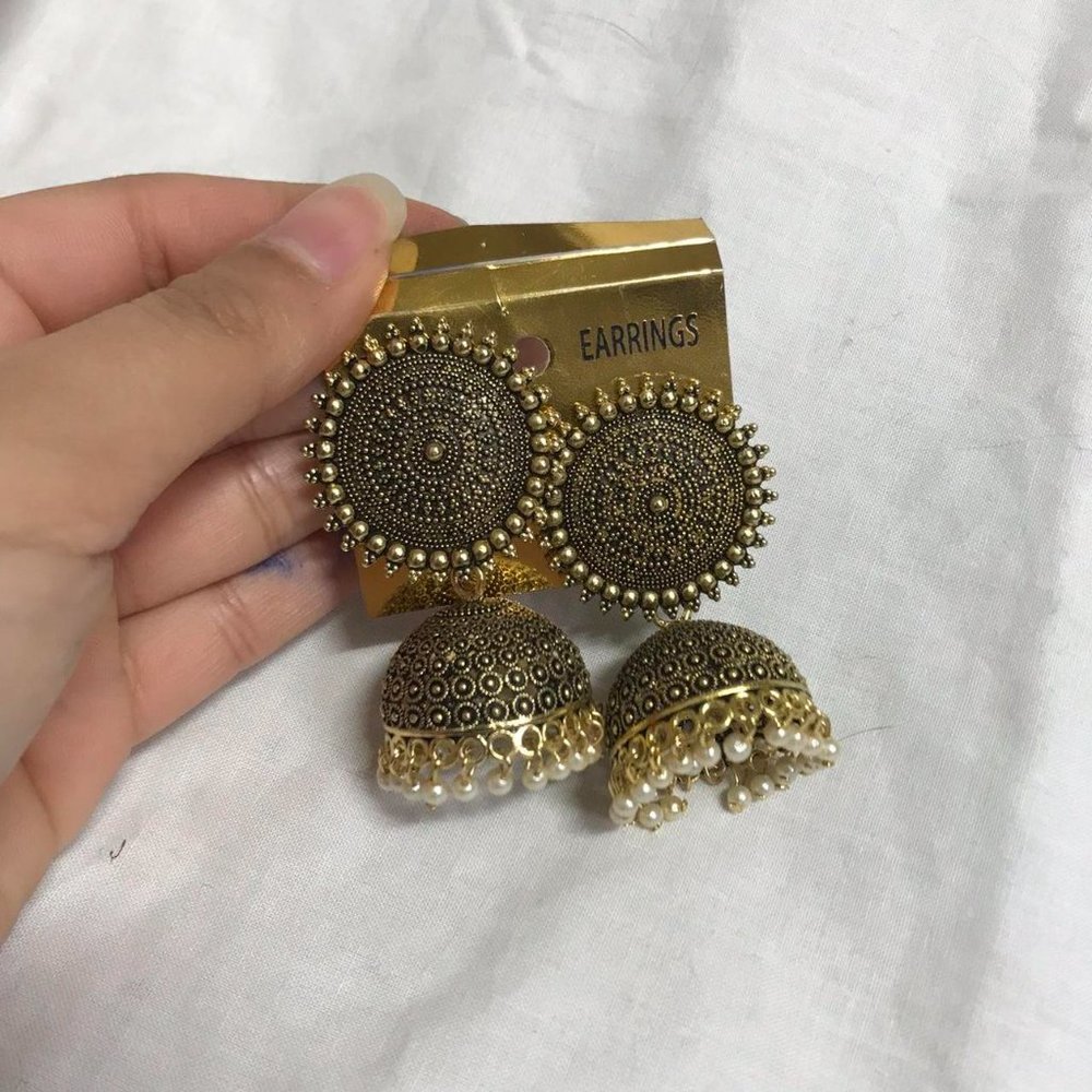 earrings - Picture 3 of 4